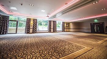 Parklands Hotel & Country Club