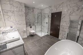 Parklands Hotel & Country Club