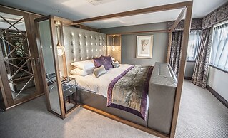 Parklands Hotel & Country Club