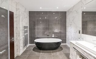 Parklands Hotel & Country Club