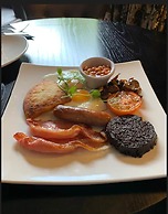 Parklands Hotel & Country Club