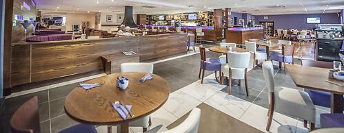 Parklands Hotel & Country Club