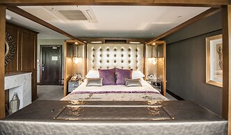 Parklands Hotel & Country Club