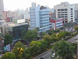 MaxOneHotels.com at Kramat