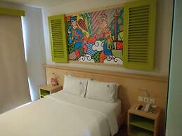 MaxOneHotels.com at Kramat