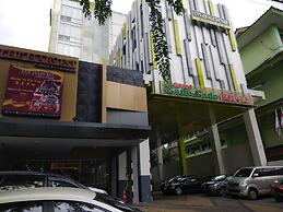 MaxOneHotels.com at Kramat