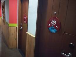 MaxOneHotels.com at Kramat