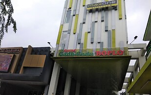 MaxOneHotels.com at Kramat