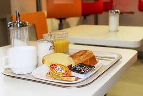 Premiere Classe Plaisir - Gatines