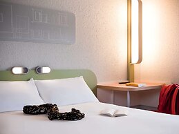 ibis budget Pontault Combault RN4 Marne la Vallée