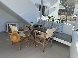 CAELI PAROS by Kostas and Ioanna Studios