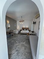 CAELI PAROS by Kostas and Ioanna Studios