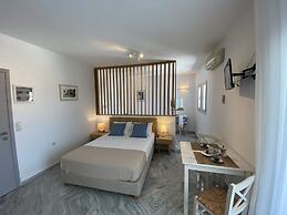 CAELI PAROS by Kostas and Ioanna Studios