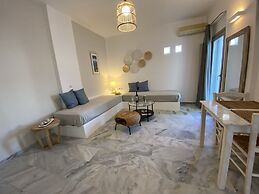 CAELI PAROS by Kostas and Ioanna Studios