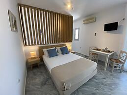 CAELI PAROS by Kostas and Ioanna Studios