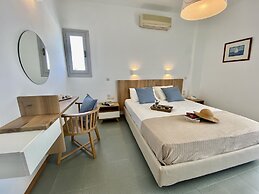 CAELI PAROS by Kostas and Ioanna Studios