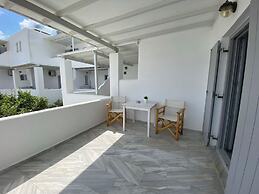 CAELI PAROS by Kostas and Ioanna Studios