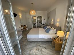 CAELI PAROS by Kostas and Ioanna Studios