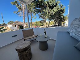 CAELI PAROS by Kostas and Ioanna Studios