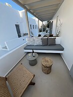 CAELI PAROS by Kostas and Ioanna Studios