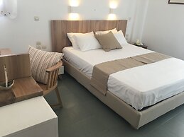 CAELI PAROS by Kostas and Ioanna Studios