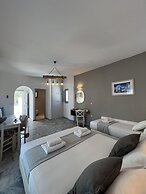 CAELI PAROS by Kostas and Ioanna Studios