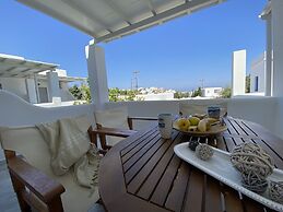 CAELI PAROS by Kostas and Ioanna Studios