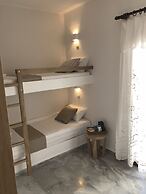 CAELI PAROS by Kostas and Ioanna Studios