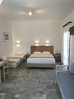 CAELI PAROS by Kostas and Ioanna Studios