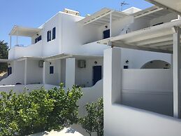 CAELI PAROS by Kostas and Ioanna Studios