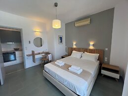 CAELI PAROS by Kostas and Ioanna Studios