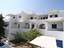 CAELI PAROS by Kostas and Ioanna Studios