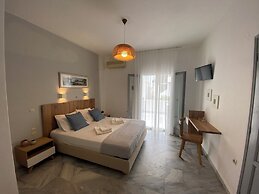 CAELI PAROS by Kostas and Ioanna Studios