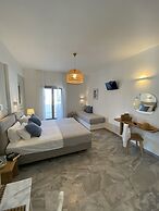 CAELI PAROS by Kostas and Ioanna Studios