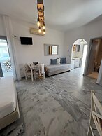 CAELI PAROS by Kostas and Ioanna Studios