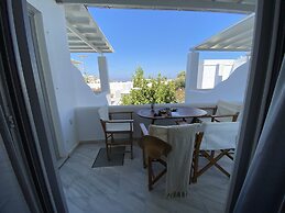 CAELI PAROS by Kostas and Ioanna Studios