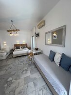 CAELI PAROS by Kostas and Ioanna Studios