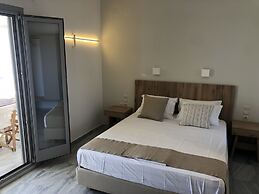 CAELI PAROS by Kostas and Ioanna Studios