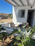 CAELI PAROS by Kostas and Ioanna Studios