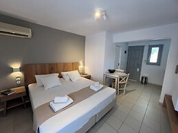 CAELI PAROS by Kostas and Ioanna Studios