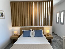 CAELI PAROS by Kostas and Ioanna Studios