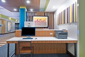 Holiday Inn Express & Suites Uniontown by IHG