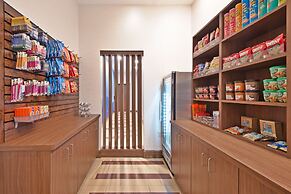 Holiday Inn Express & Suites Uniontown by IHG