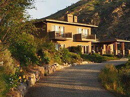 Cascade Valley Inn