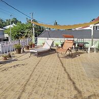 The Red Hut Inn