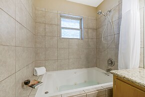 Blanco Riverside Cottages & RV