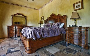 Blanco Riverside Cottages & RV