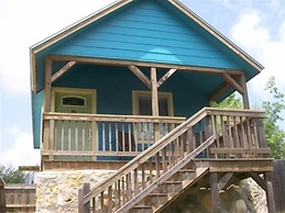 Blanco Riverside Cottages & RV