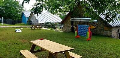 Blanco Riverside Cottages & RV