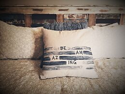 Blanco Riverside Cottages & RV